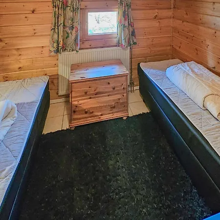 4 Bedroom Lovely In * Neede