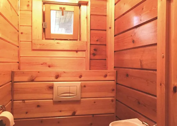 Semesterbostad 4 Bedroom Lovely In *